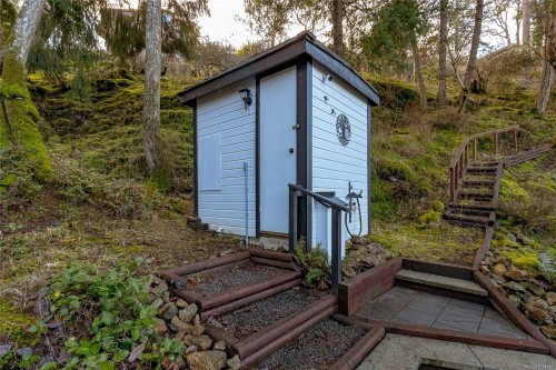 7072 Willis Point Rd, Central Saanich, BC 