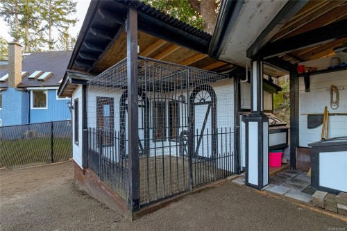 7072 Willis Point Rd, Central Saanich, BC 