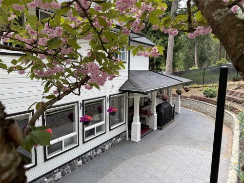 7072 Willis Point Rd, Central Saanich, BC 