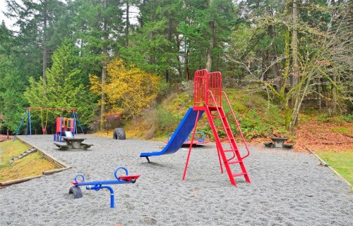 7072 Willis Point Rd, Central Saanich, BC 