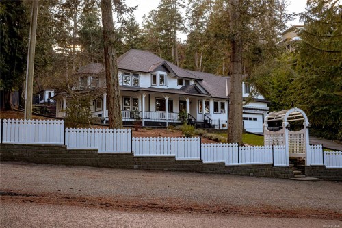 7072 Willis Point Rd, Central Saanich, BC 