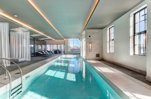 Pool - 2511-1188 Rue St-Antoine O., Montréal (Ville-Marie), QC - Indoor Photo Showing Other Room With In Ground Pool