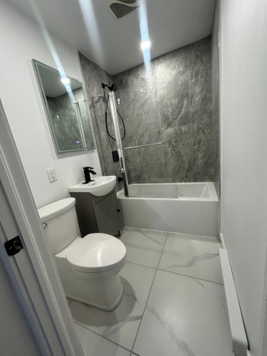Bathroom - 741 Rue Du Caven Circle, Montréal (Saint-Laurent), QC - Indoor Photo Showing Bathroom
