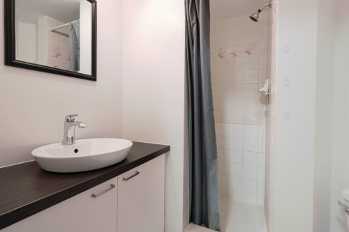 Salle de bains attenante à la CCP - 605-259 Rue Champlain, Gatineau (Hull), QC - Indoor Photo Showing Bathroom