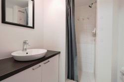 Salle de bains attenante à la CCP - 