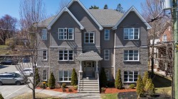 1716  - 1 Rue du Tournesol Saint-Lazare, QC J7T 3M6