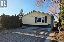 69 Rita CRESCENT  Saskatoon, SK S7N 2L4