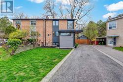 16 VEERY PLACE  Toronto, ON M3C 2E1