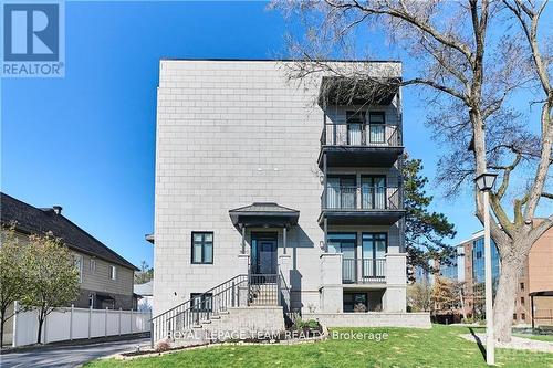 10 - 800 Melwood Avenue, Ottawa, ON - Outdoor