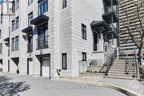 10 - 800 Melwood Avenue, Ottawa, ON - Outdoor