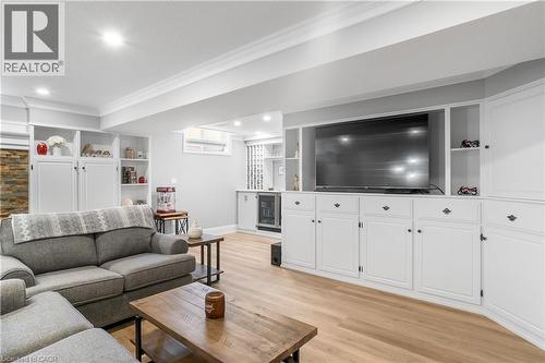 2 Cloverlea Crescent, St. George, ON - Indoor Photo Showing Living Room