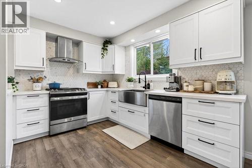 2233 Melissa Crescent, Burlington, ON - Indoor Photo Showing Kitchen With Stainless Steel Kitchen With Upgraded Kitchen