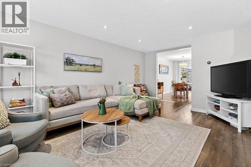 2233 Melissa Crescent, Burlington, ON - Indoor Photo Showing Living Room