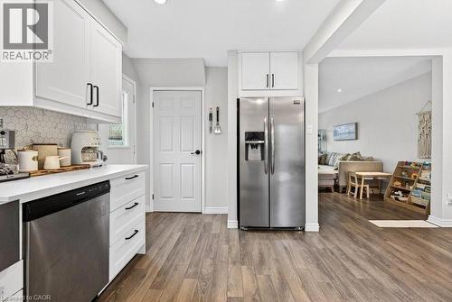 2233 Melissa Crescent, Burlington, ON - Indoor Photo Showing Kitchen