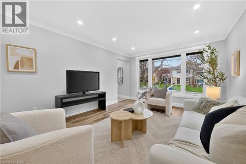 201 Ridge Street, Hamilton, ON - Indoor Photo Showing Living Room