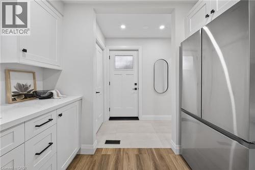 201 Ridge Street, Hamilton, ON - Indoor