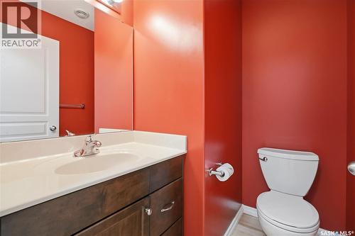 375 Pickard Way N, Regina, SK - Indoor Photo Showing Bathroom