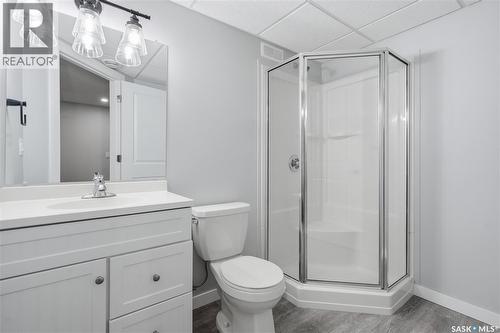 375 Pickard Way N, Regina, SK - Indoor Photo Showing Bathroom