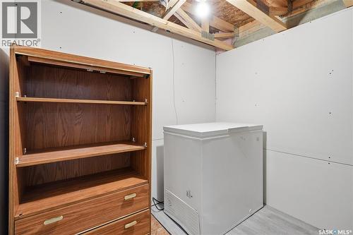 375 Pickard Way N, Regina, SK - Indoor Photo Showing Other Room