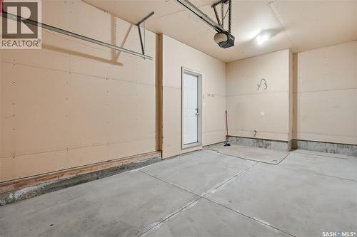 375 Pickard Way N, Regina, SK - Indoor