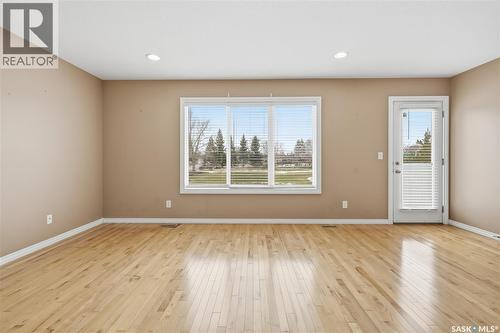 375 Pickard Way N, Regina, SK - Indoor Photo Showing Other Room
