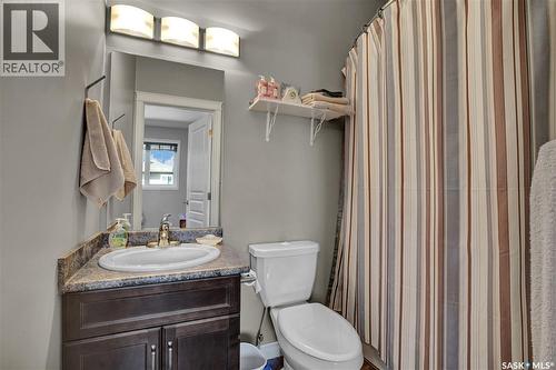 44 100 Brooklyn Lane, Warman, SK - Indoor Photo Showing Bathroom