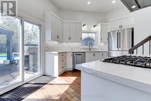 2931 Saint Malo Circle, Mississauga, ON - Indoor Photo Showing Kitchen