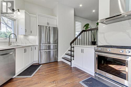 2931 Saint Malo Circle, Mississauga, ON - Indoor Photo Showing Kitchen With Upgraded Kitchen