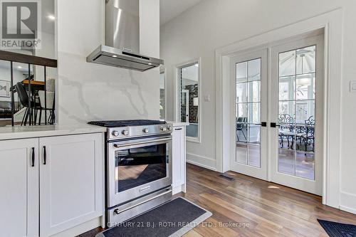 2931 Saint Malo Circle, Mississauga, ON - Indoor Photo Showing Kitchen
