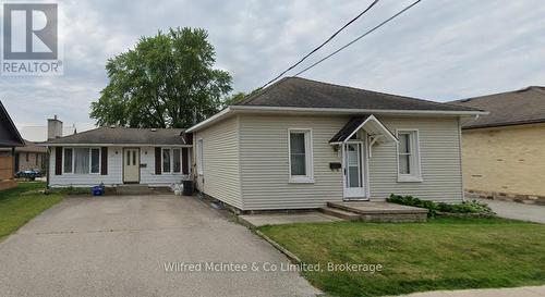 243 13TH STREET  Hanover, ON N4N 1X1