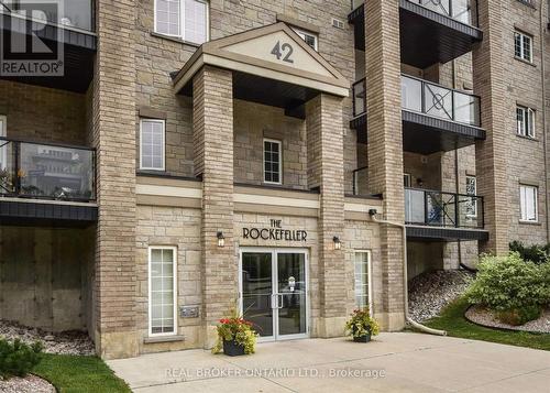 108 - 42 FERNDALE DRIVE S  Barrie, ON L4N 2M5