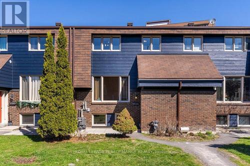 55 - 2610 DRAPER AVENUE  Ottawa, ON K2H 8X8