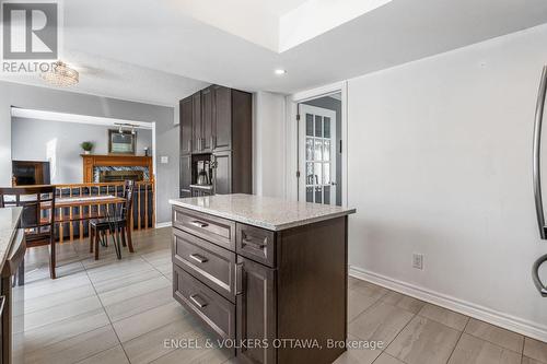 17 Hunterswood Crescent, Ottawa, ON - Indoor