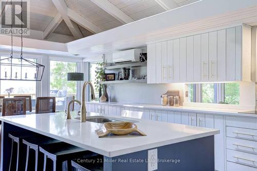 50 Greensview Drive, Kitchener, ON - Indoor Photo Showing Kitchen With Upgraded Kitchen