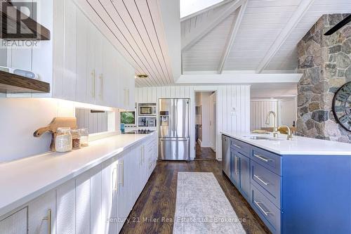 50 Greensview Drive, Kitchener, ON - Indoor Photo Showing Kitchen