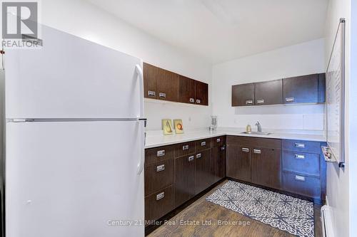 50 Greensview Drive, Kitchener, ON - Indoor Photo Showing Kitchen