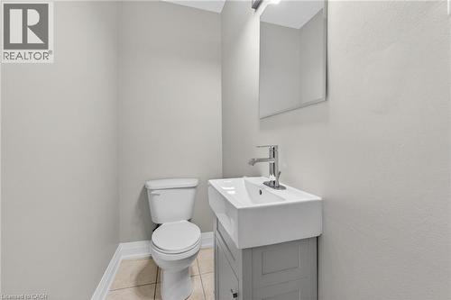 65 Woodman Drive S, Hamilton, ON - Indoor Photo Showing Bathroom