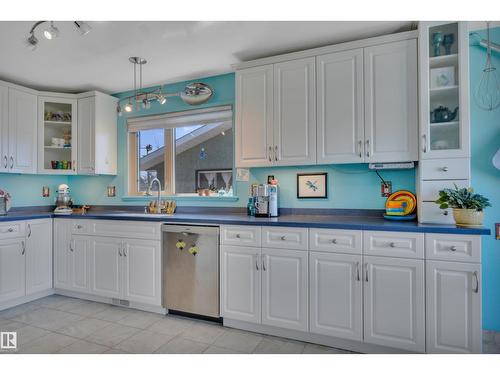 4231 39 Av, Leduc, AB - Indoor Photo Showing Kitchen