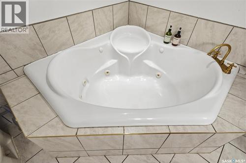 25 Tupper Crescent, Saskatoon, SK - Indoor Photo Showing Bathroom