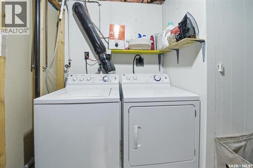 25 Tupper Crescent, Saskatoon, SK - Indoor Photo Showing Laundry Room