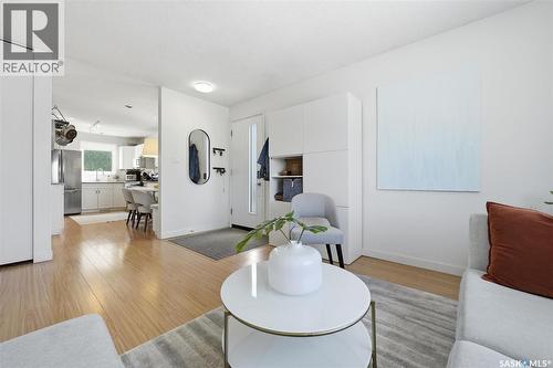 25 Tupper Crescent, Saskatoon, SK - Indoor Photo Showing Living Room