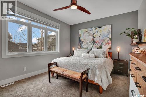 522 Hastings Crescent, Saskatoon, SK - Indoor Photo Showing Bedroom