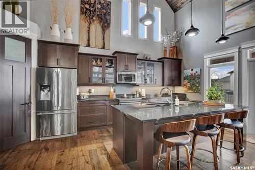 522 Hastings Crescent, Saskatoon, SK - Indoor Photo Showing Kitchen With Upgraded Kitchen