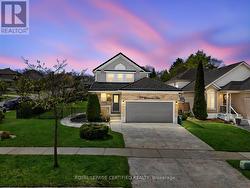 209 BRIARMEADOW DRIVE  Kitchener, ON N2A 4C5
