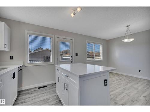 2329 29A Av Nw, Edmonton, AB 