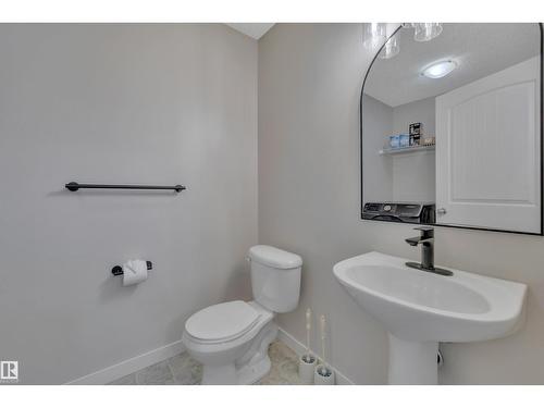 2329 29A Av Nw, Edmonton, AB 
