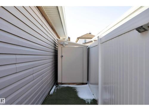 2329 29A Av Nw, Edmonton, AB 