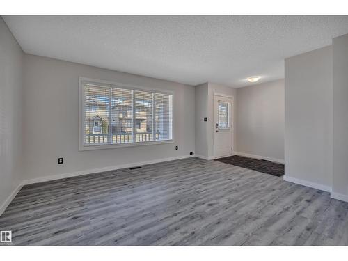 2329 29A Av Nw, Edmonton, AB 