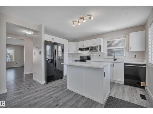 2329 29A Av Nw, Edmonton, AB 