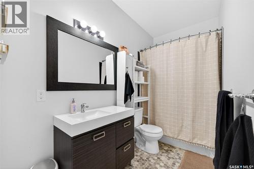 5501 Norseman Crescent, Regina, SK - Indoor Photo Showing Bathroom